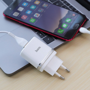 Зарядное устройство HOCO C12Q Smart, 3A, белый, 18W, кабель micro USB, QC3.0 / QC2.0 Зарядное устройство HOCO C12Q Smart, 3A, белый, 18W, кабель micro USB, QC3.0 / QC2.0