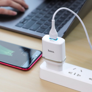 Зарядное устройство HOCO C12Q Smart, 3A, белый, 18W, кабель micro USB, QC3.0 / QC2.0 Зарядное устройство HOCO C12Q Smart, 3A, белый, 18W, кабель micro USB, QC3.0 / QC2.0
