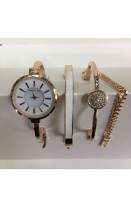 Женские часы Anne Klein с тремя браслетами Женские часы Anne Klein с тремя браслетами