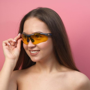 Очки спортивные "Мастер К." UV400, ширина 14 см, дужка 14 см, линза 4.5х8 см Очки спортивные "Мастер К." UV400, ширина 14 см, дужка 14 см, линза 4.5х8 см