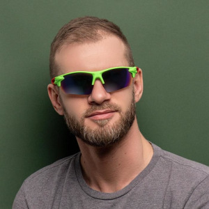 Очки спортивные, линзы полупрозрачные, зеркальные, дужки разноцветные, микс, 14х5.5 см Очки спортивные, линзы полупрозрачные, зеркальные, дужки разноцветные, микс, 14х5.5 см