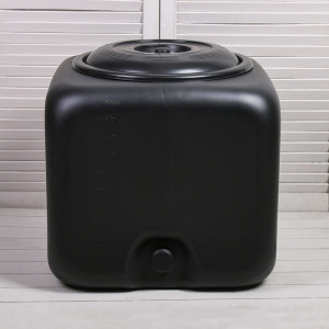 Бак для душа, 100 л, с крышкой, с резьбой под кран, чёрный Бак для душа, 100 л, с крышкой, с резьбой под кран, чёрный