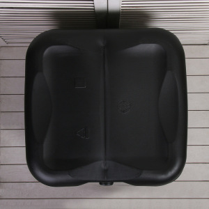 Бак для душа, 150 л, с крышкой, с резьбой под кран, чёрный Бак для душа, 150 л, с крышкой, с резьбой под кран, чёрный