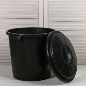 Бак хозяйственно-бытовой, 40 л, с крышкой, чёрный Бак хозяйственно-бытовой, 40 л, с крышкой, чёрный