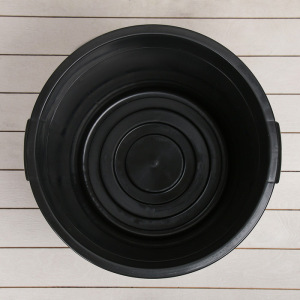 Бак хозяйственно-бытовой, 40 л, с крышкой, чёрный Бак хозяйственно-бытовой, 40 л, с крышкой, чёрный