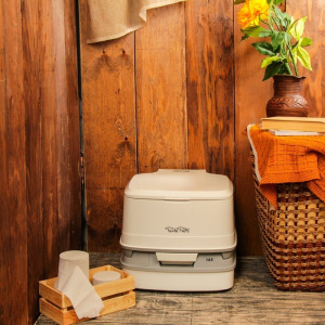 Биотуалет жидкостный Porta Potti Qube 145, нижний бак 12 л, верхний бак 15 л Биотуалет жидкостный Porta Potti Qube 145, нижний бак 12 л, верхний бак 15 л