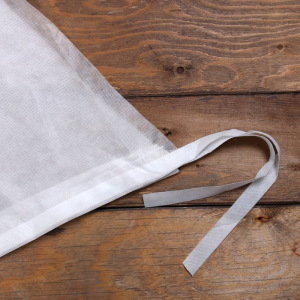 Чехол для растений, конус на завязках, 160 × 110 см, спанбонд с УФ-стабилизатором, плотность 60 г/м², белый Чехол для растений, конус на завязках, 160 × 110 см, спанбонд с УФ-стабилизатором, плотность 60 г/м², белый