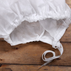 Чехол для растений, конус на завязках, 160 × 110 см, спанбонд с УФ-стабилизатором, плотность 60 г/м², белый Чехол для растений, конус на завязках, 160 × 110 см, спанбонд с УФ-стабилизатором, плотность 60 г/м², белый