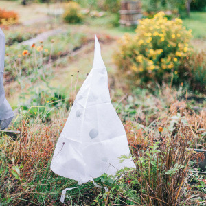 Чехол для растений, конус на завязках, 80 × 75 см, спанбонд с УФ-стабилизатором, плотность 60 г/м², набор 2 шт., белый Чехол для растений, конус на завязках, 80 × 75 см, спанбонд с УФ-стабилизатором, плотность 60 г/м², набор 2 шт., белый