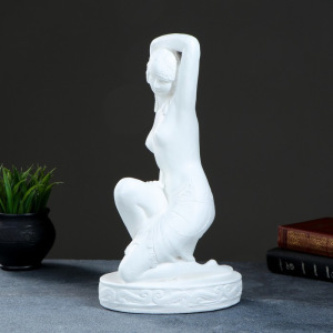 Фигура "Купальщица" белый 13х20х37см Фигура "Купальщица" белый 13х20х37см