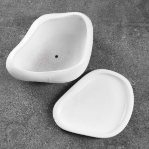 Фигурное кашпо "Бонсай" малый 14х18см , белый Фигурное кашпо "Бонсай" малый 14х18см , белый