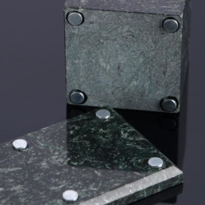 Горшки для цветов "Суккулент",2 шт. на подставке с магнитами, змеевик, 7,5х16х7,5 см Горшки для цветов "Суккулент",2 шт. на подставке с магнитами, змеевик, 7,5х16х7,5 см