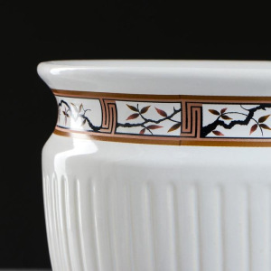Горшок для цветов "Антика" белое, 2,8 л Горшок для цветов "Антика" белое, 2,8 л