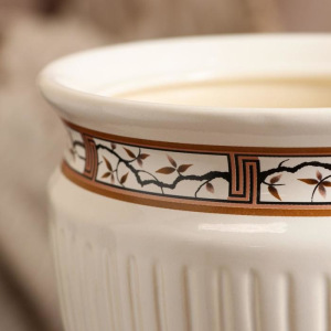 Горшок для цветов "Антика" белое, 2,8 л Горшок для цветов "Антика" белое, 2,8 л