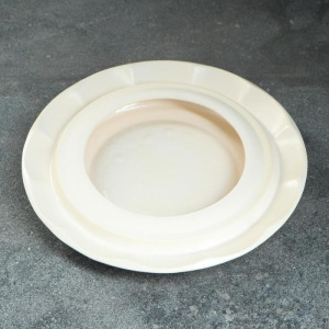 Кашпо "Фиеста" кремовое 17 л Кашпо "Фиеста" кремовое 17 л