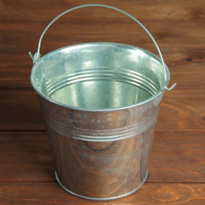 Кашпо "Ведерко" 13,5*13,5*11,5 см Кашпо "Ведерко" 13,5*13,5*11,5 см