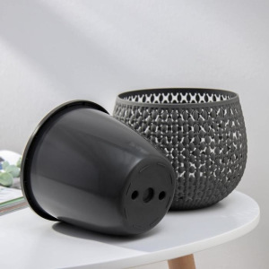 Кашпо со вставкой IDEA «Пирула», 1,5 л, цвет графитовый Кашпо со вставкой IDEA «Пирула», 1,5 л, цвет графитовый