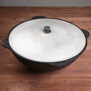 Казан чугунный, 16 л, плоское дно, алюминиевая крышка Казан чугунный, 16 л, плоское дно, алюминиевая крышка