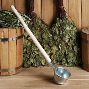 Ковш для бани из оцинкованной стали, 0.35л, 60 см, с деревянной ручкой Ковш для бани из оцинкованной стали, 0.35л, 60 см, с деревянной ручкой