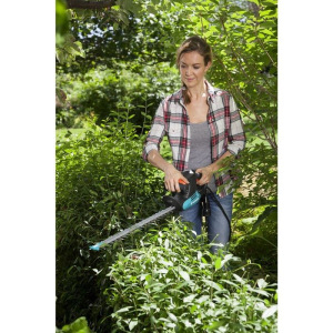 Кусторез GARDENA EasyCut 420/45, 420Вт, длина лезвия 45 см Кусторез GARDENA EasyCut 420/45, 420Вт, длина лезвия 45 см