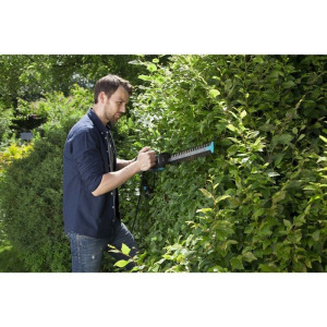 Кусторез GARDENA EasyCut 500/55, 500Вт, длина лезвия 55 см Кусторез GARDENA EasyCut 500/55, 500Вт, длина лезвия 55 см