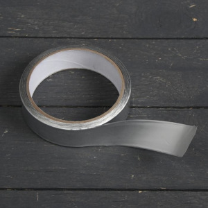 Лента герметизирующая, клейкая, 25 мм × 10 м, алюминиевая, для поликарбоната от 4 до 8 мм Лента герметизирующая, клейкая, 25 мм × 10 м, алюминиевая, для поликарбоната от 4 до 8 мм