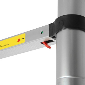 Лестница телескопическая в сумке TUNDRA, алюминиевая, 13 ступеней, автомат, 3.8 м Лестница телескопическая в сумке TUNDRA, алюминиевая, 13 ступеней, автомат, 3.8 м