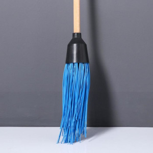 Метла деревянная, 140 см, 4 фланца, массив бука, микс Метла деревянная, 140 см, 4 фланца, массив бука, микс