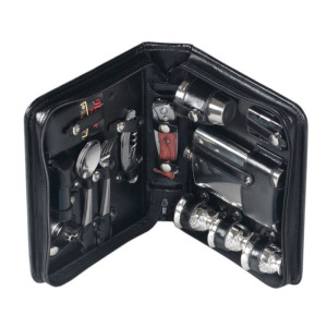 Набор дорожный в сумке из натуральной кожи (3 персоны) Набор дорожный в сумке из натуральной кожи (3 персоны)