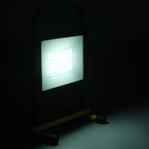 Прожектор светодиодный аккумуляторный Ritter, 30 Вт SMD, на подставке, 6600мАч, 2400Лм, IP65 Прожектор светодиодный аккумуляторный Ritter, 30 Вт SMD, на подставке, 6600мАч, 2400Лм, IP65