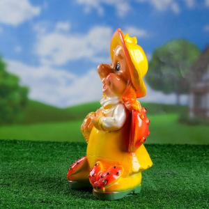 Садовая фигура "Девочка божья коровка" малая 31см Садовая фигура "Девочка божья коровка" малая 31см