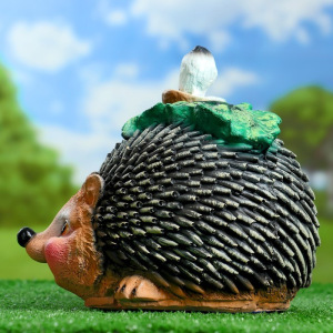 Садовая фигура "Ежик с двумя грибами" 24х17см Садовая фигура "Ежик с двумя грибами" 24х17см