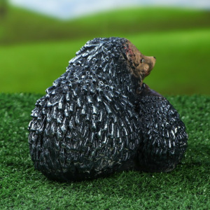 Садовая фигура "Ежонок и ежиха с яблоком", бежевый цвет, 16 см Садовая фигура "Ежонок и ежиха с яблоком", бежевый цвет, 16 см