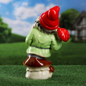 Садовая фигура "Гном на грибе", разноцветный, 40 см, микс Садовая фигура "Гном на грибе", разноцветный, 40 см, микс