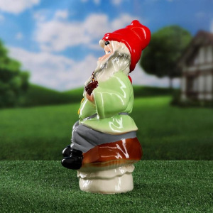 Садовая фигура "Гном на грибе", разноцветный, 40 см, микс Садовая фигура "Гном на грибе", разноцветный, 40 см, микс