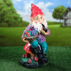 Садовая фигура "Гном на грибе", разноцветный, 44,5 см, микс Садовая фигура "Гном на грибе", разноцветный, 44,5 см, микс