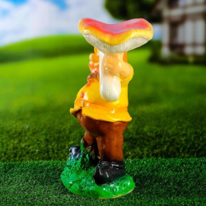 Садовая фигура "Гном под грибом" 13х18х30см микс Садовая фигура "Гном под грибом" 13х18х30см микс