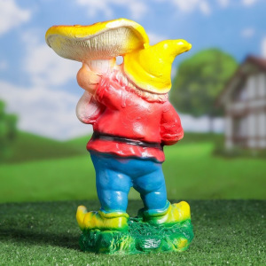 Садовая фигура "Гном под грибом" 13х18х30см микс Садовая фигура "Гном под грибом" 13х18х30см микс
