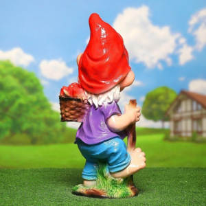 Садовая фигура "Гном с грибами средний", 55х24х21см, МИКС Садовая фигура "Гном с грибами средний", 55х24х21см, МИКС