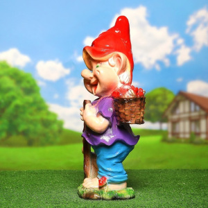 Садовая фигура "Гном с грибами средний", 55х24х21см, МИКС Садовая фигура "Гном с грибами средний", 55х24х21см, МИКС