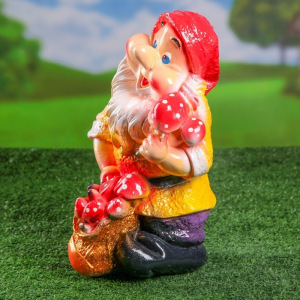 Садовая фигура "Гном с мешком грибов", коричневый цвет, 38 см, микс Садовая фигура "Гном с мешком грибов", коричневый цвет, 38 см, микс