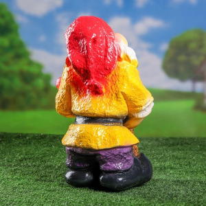 Садовая фигура "Гном с мешком грибов", коричневый цвет, 38 см, микс Садовая фигура "Гном с мешком грибов", коричневый цвет, 38 см, микс