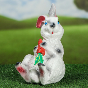 Садовая фигура "Заяц с морковкой", белый цвет, 24,5 см, микс Садовая фигура "Заяц с морковкой", белый цвет, 24,5 см, микс