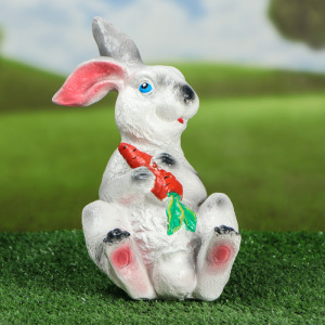 Садовая фигура "Заяц с морковкой", белый цвет, 24,5 см, микс Садовая фигура "Заяц с морковкой", белый цвет, 24,5 см, микс
