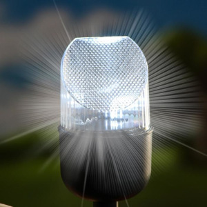 Садовый фонарь "Белка с орешком под фонарем" 24х24см Садовый фонарь "Белка с орешком под фонарем" 24х24см