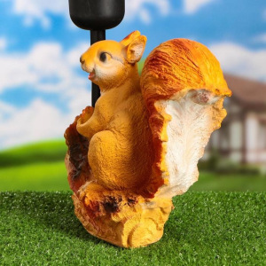 Садовый фонарь "Белка с орешком под фонарем" 24х24см Садовый фонарь "Белка с орешком под фонарем" 24х24см