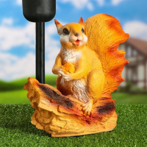 Садовый фонарь "Белка с орешком под фонарем" 24х24см Садовый фонарь "Белка с орешком под фонарем" 24х24см