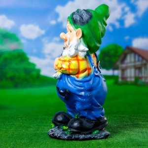 Садовый фонарь "Гном с фонарем" 24х24х52см Садовый фонарь "Гном с фонарем" 24х24х52см