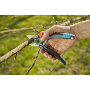 Секатор ExpertCut, d реза 22 мм, принцип резки - двухлезвийный Секатор ExpertCut, d реза 22 мм, принцип резки - двухлезвийный