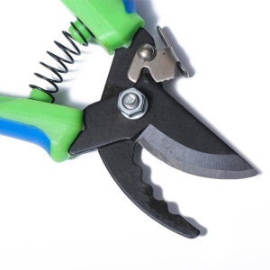 Секатор плоскостной, 7.5" (19 см), с оксидированным покрытием, пластиковые ручки Секатор плоскостной, 7.5" (19 см), с оксидированным покрытием, пластиковые ручки